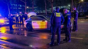 Streit vor Shishabar: Täter ziehen Schusswaffe und flüchten in Mercedes