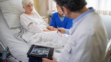 prothese vermeiden: wann abwarten sinnvoll ist – und wann gefährlich