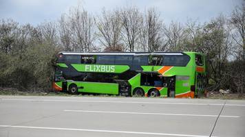 Griff nach Mütze sorgte für Flixbus-Unfall mit vier Toten