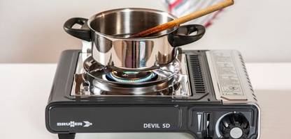 Kochen mit dem Campinggaskocher: So schmeckt’s auch bei Stromausfall