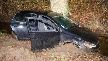 wilde verfolgungsjagd mit mietwagen endet mit unfall in elmshorner matsch