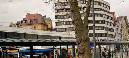 Großes Polizeiaufgebot am Königsplatz in Augsburg: Was ist los?