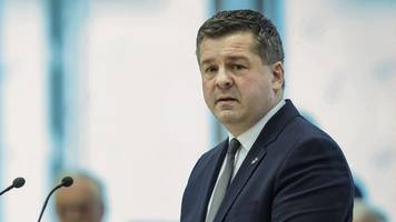 sachsen-anhalts ministerpräsident schulze fordert steuersenkung auf benzin und diesel