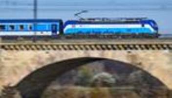 Ersatzverkehr: Bahnstrecke Dresden–Prag: Montelange Sperrungen beginnen