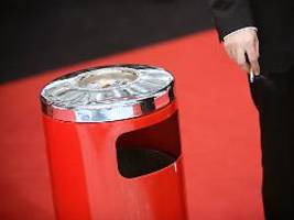 mit standaschenbecher geschlagen: streit um angebrannte pizza endet mit polizeieinsatz