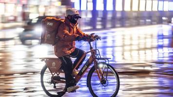 Algorithmus als Chef? Wie Apps den Alltag von Lieferdienst-Arbeitern bestimmen