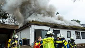 Haus in der Nordheide in Flammen – Nachbarn zeitweise ohne Strom