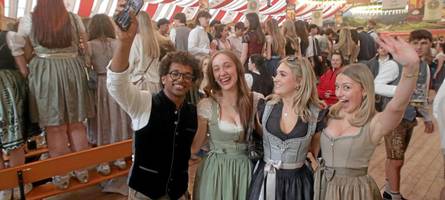 „wir lieben bierzelte“: warum das gögginger frühlingsfest bei jungen gästen so beliebt ist