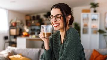 wer weniger kaffee trinkt, intensiviert schlafphase deutlich