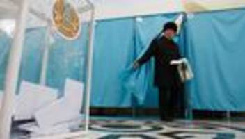 Kasachstan: Kasachstan beschließt per Referendum neue Verfassung