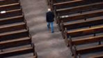 Kirchenaustritt: Mehr als 600.000 Menschen traten 2025 aus der Kirche aus