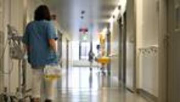 Krankenhäuser: Minister: Jede zweite Klinik steht vor Problem