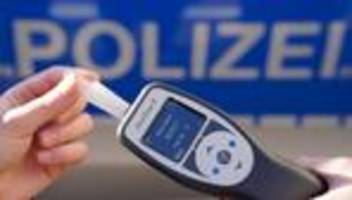 Verkehrsunfall: Betrunkener verursacht 60.000 Euro Schaden bei Unfallserie