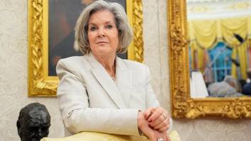 trump gibt brustkrebserkrankung von stabschefin susie wiles bekannt