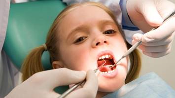 warum 15.000 grundschüler quer durch den bezirk zum zahnarzt fahren müssen