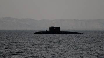 iran lässt nahezu lautloses 3000-tonnen-u-boot zu wasser, um feindliche schiffe zu verwirren