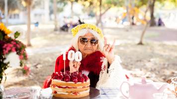 forscher entdecken im blut, warum manche menschen 100 werden