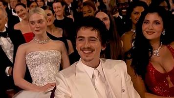 oscars-moderator teilt gegen chalamet aus