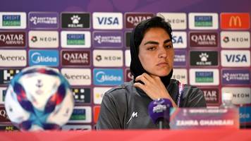die düsteren gründe für das asyl-umdenken von irans fußballerinnen