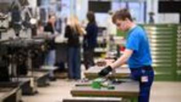 Ausbildung in Berlin: Fraktionen stellen Entwurf für Ausbildungsplatzumlage vor