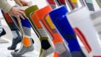 Bekleidung: Modeindustrie schwächelt - Strümpfe trotzen dem Trend