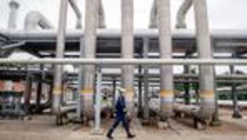 blockade der straße von hormus: hohe gaspreise erschweren vorrat für den winter