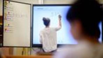 Schulen in MV: Umfrage: Jede fünfte Lehrkraft würde anderen Beruf wählen