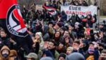 streit in der linken: migrantische arbeitsgruppe in der linken wirft gysi rassismus vor