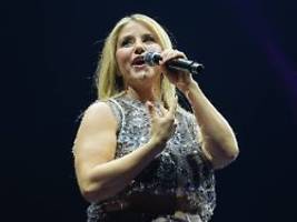 Schlagerstar zeigt sich sexy: Beatrice Egli überrascht Fans im Lackleder-Look