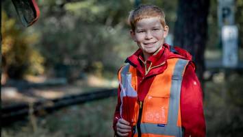 1. FC Union Berlin läuft beim FC Bayern München mit besonderen Shirts auf