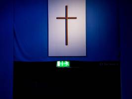 kirchliches arbeitsrecht: rauswurf nach kirchenaustritt war rechtswidrig