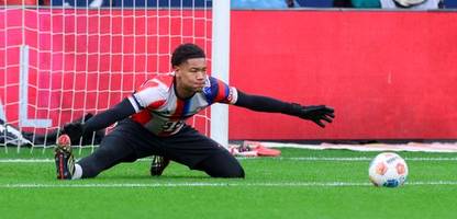 leonard prescott beim fc bayern münchen: warum dieser 16-jährige torwart plötzlich im rampenlicht steht