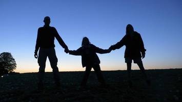 Arzt unter Mordverdacht erhält alleiniges Sorgerecht für seine Kinder