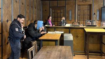 schwangere partnerin misshandelt: zuvor mussten schon andere frauen leiden