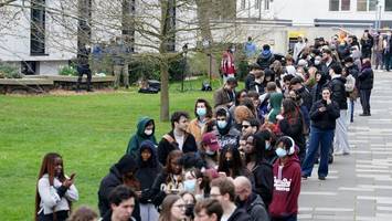 Zwei Tote: Meningitis-Ausbruch in England beunruhigt Behörden