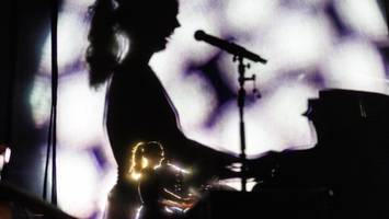 „musik im dunkeln“ in der laeiszhalle: so ungewohnt, dass es sogar texthänger gab