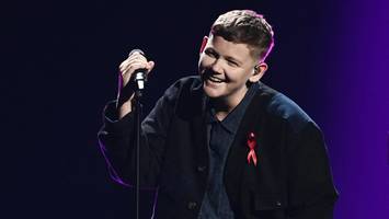 Kae Tempest in Hamburg: Entfremdung, Verstörung und unerwartete Solidarität