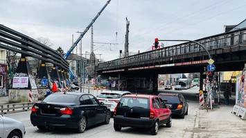 weniger platz für autos: so wird die straße unter der sternbrücke gestaltet