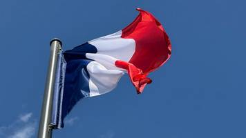 in französischen wahlen tritt hittler gegen zielinski an