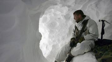 Schneehöhlen gegen Drohnen – Norwegens Elitesoldaten kämpfen mit uraltem Trick