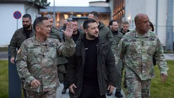 us-general verliert geheime ukraine-karten in zug - zwei monate später fällt er erneut auf