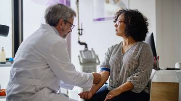 demenz: bluttest sagt krankheit bis zu 25 jahre vor symptomen voraus