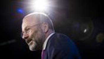 eu-parlament: kippen die konservativen in brüssel die brandmauer?