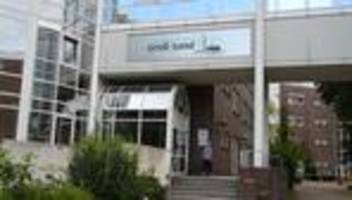 Gesundheit: Kirche kündigt Mitarbeitern des Krankenhauses Groß-Sand