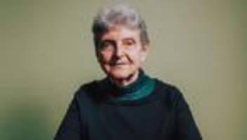 swetlana gannuschkina: der sohn ist tot, und sie spaziert im pelzmantel daher!