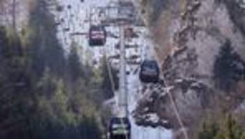 Unfälle: Gondel in Schweizer Skigebiet abgestürzt