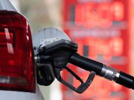 Staat nicht Krisenprofiteur: Österreich will Steuer auf Benzin und Diesel senken