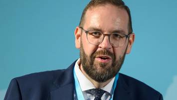 nach bewegter schulzeit nun bildungsminister: so reagiert hoffmanns früherer lehrer