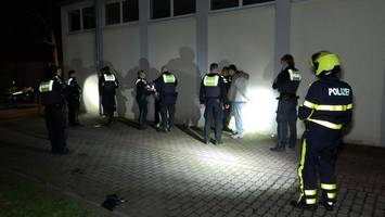 anwohner beobachten personen mit schusswaffe: großeinsatz in bahrenfeld