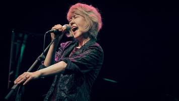 Youn Sun Nah in der Laeiszhalle: Diese freundliche Furie kommt den Fans ganz nah